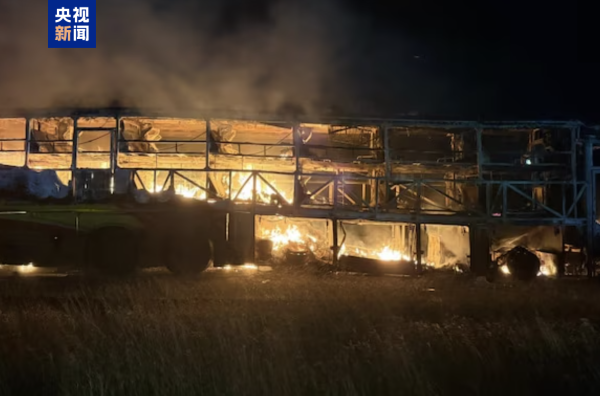 方舟配资 调查发现摩托车司机酒驾导致印度巴士起火事故